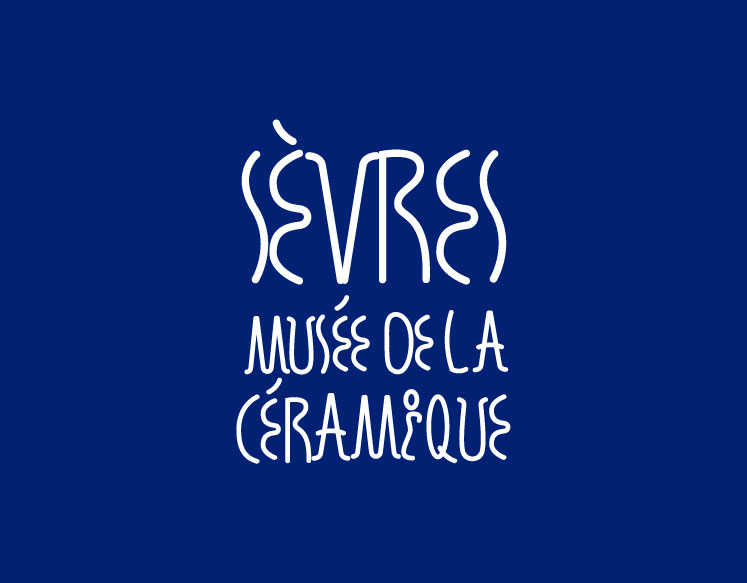 Identité visuelle typographie scénographie musée de Sèvres